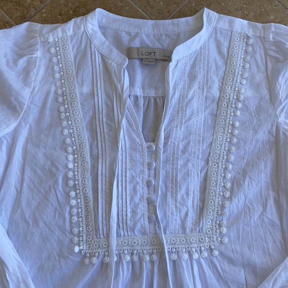 Like New LOFT Top - Picture 2 of 6